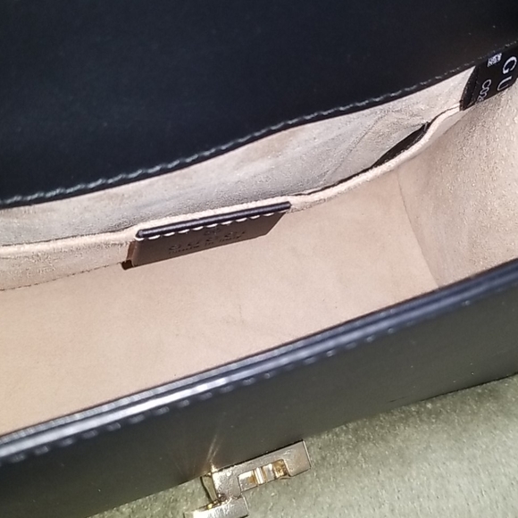 🆕️ Black Gucci Leather Sylvie Chain Bag - Picture 5 of 8